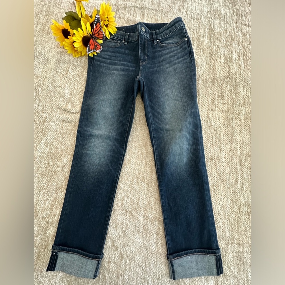 WHBM Brand New Never Worn “The Slim Crop” Cuffed Jeans. Perfect condition! 🦋